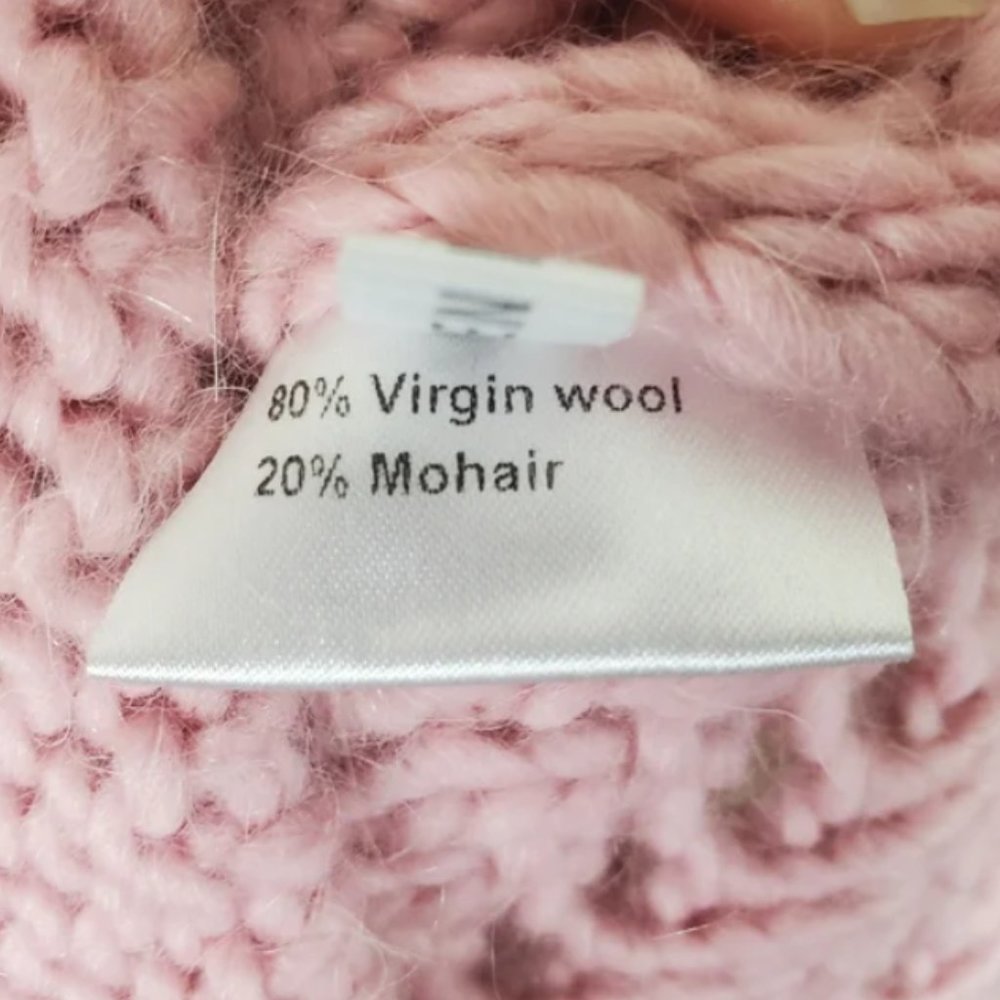 Fisherman Out of Ireland Button Neck Aran Style Sweater in Pink - Picture 4 of 6